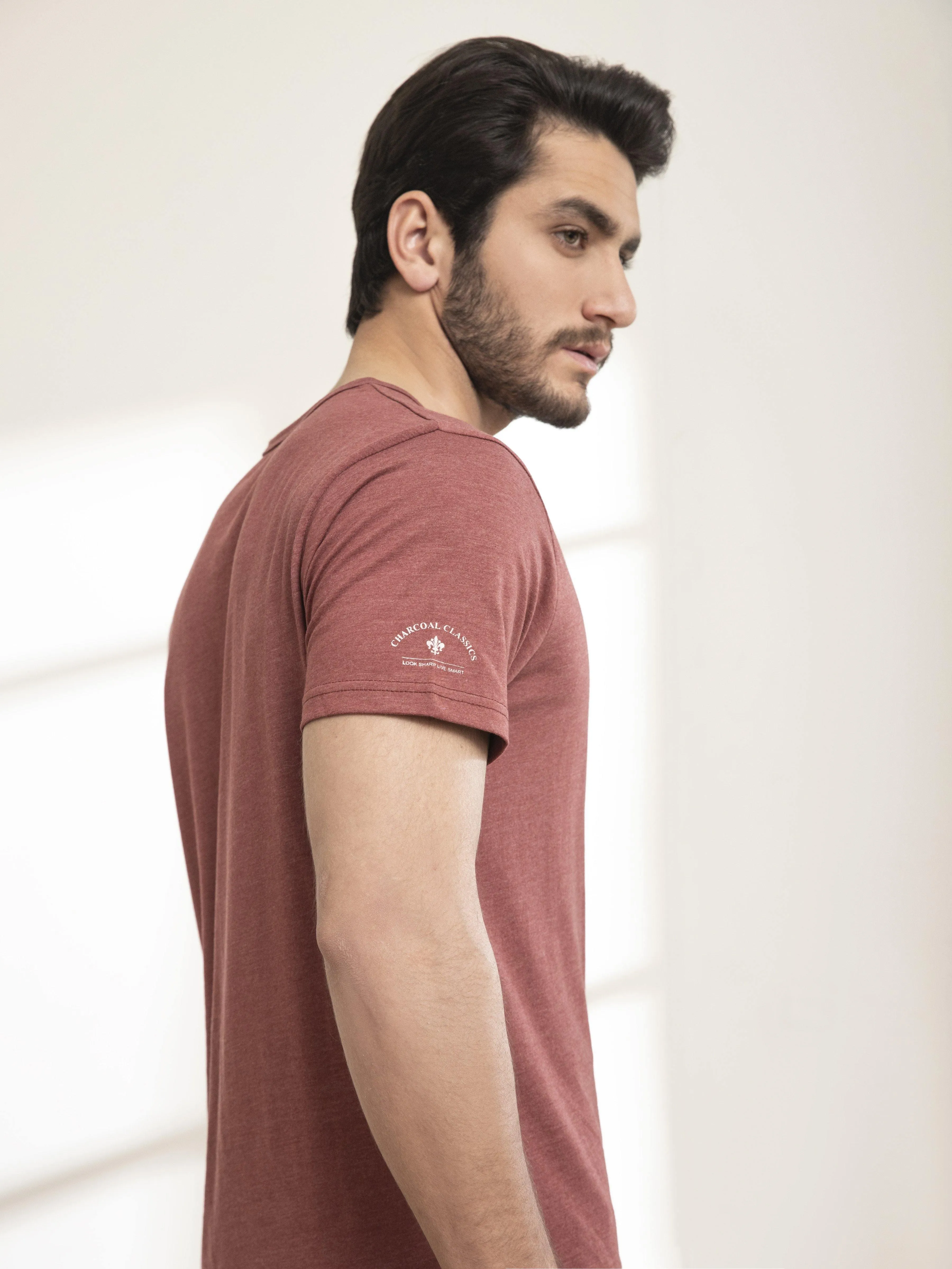 T SHIRT Y NECK MAROON