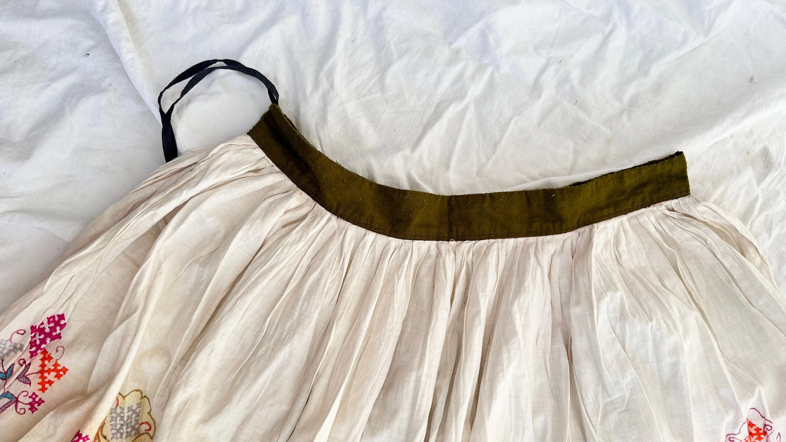 Vintage Banni Embroidered Drawstring Skirt. 0559